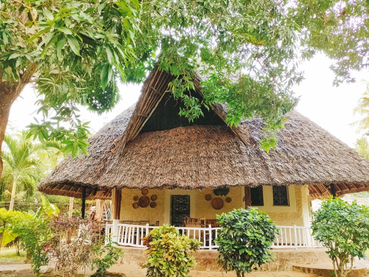 Upani In Diani Panzió Diani Beach Kültér fotó