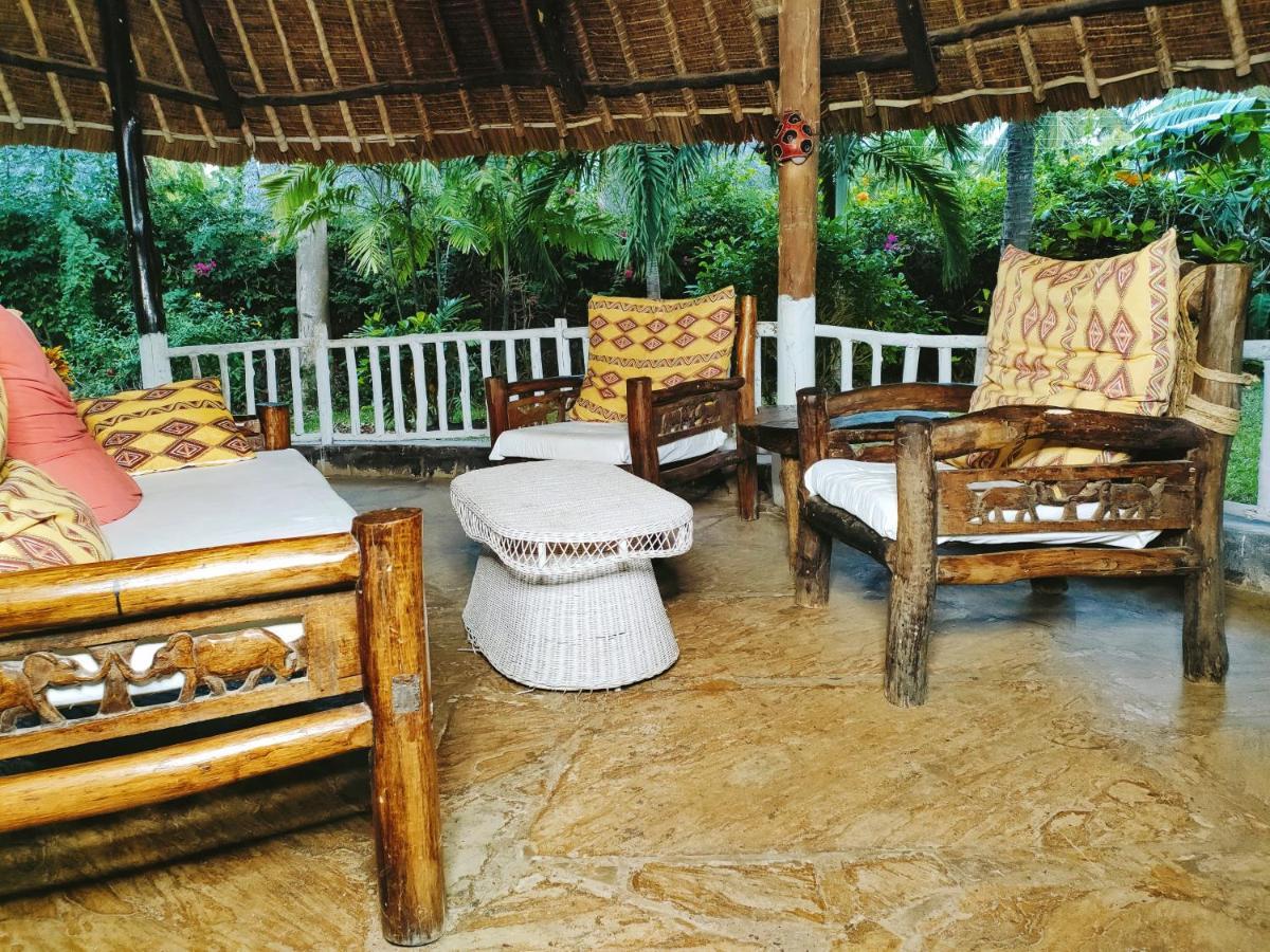 Upani In Diani Panzió Diani Beach Kültér fotó