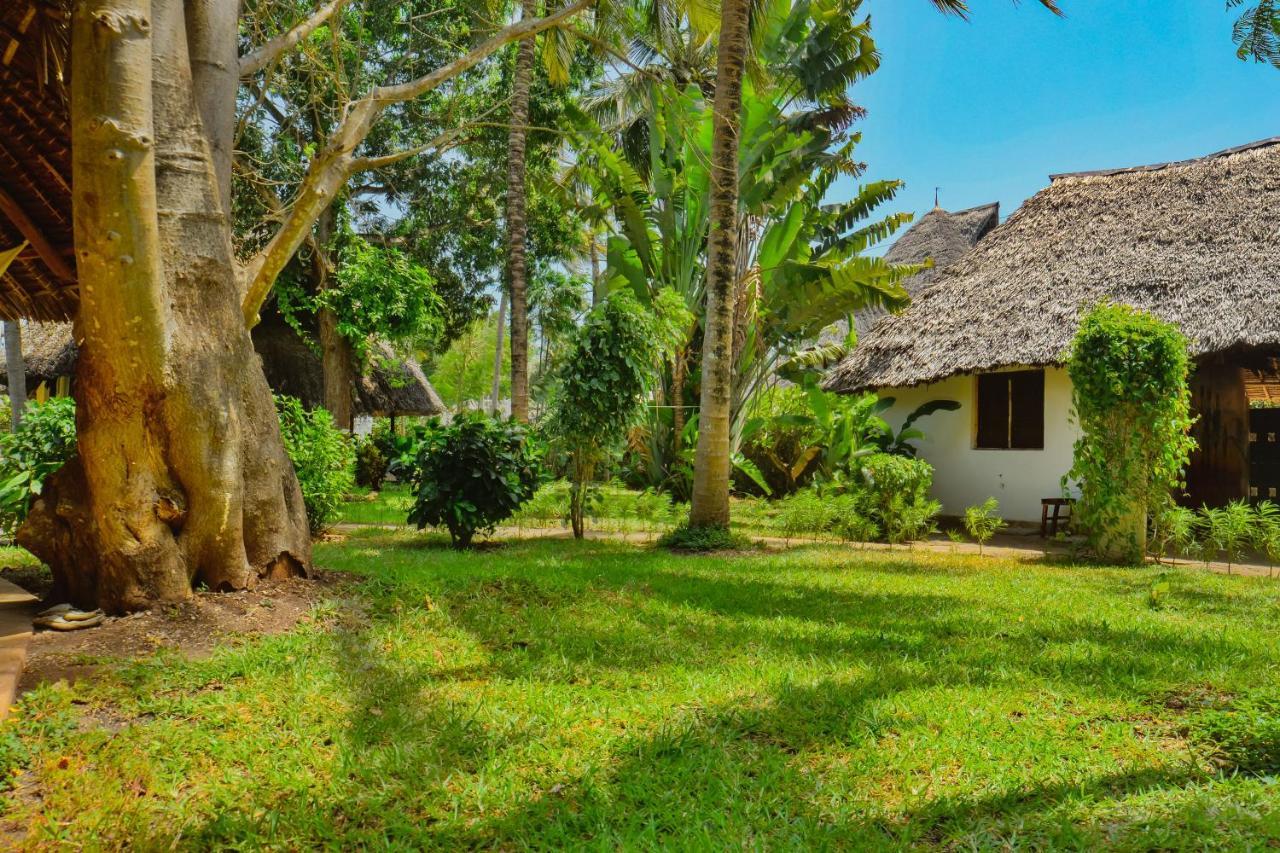 Upani In Diani Panzió Diani Beach Kültér fotó