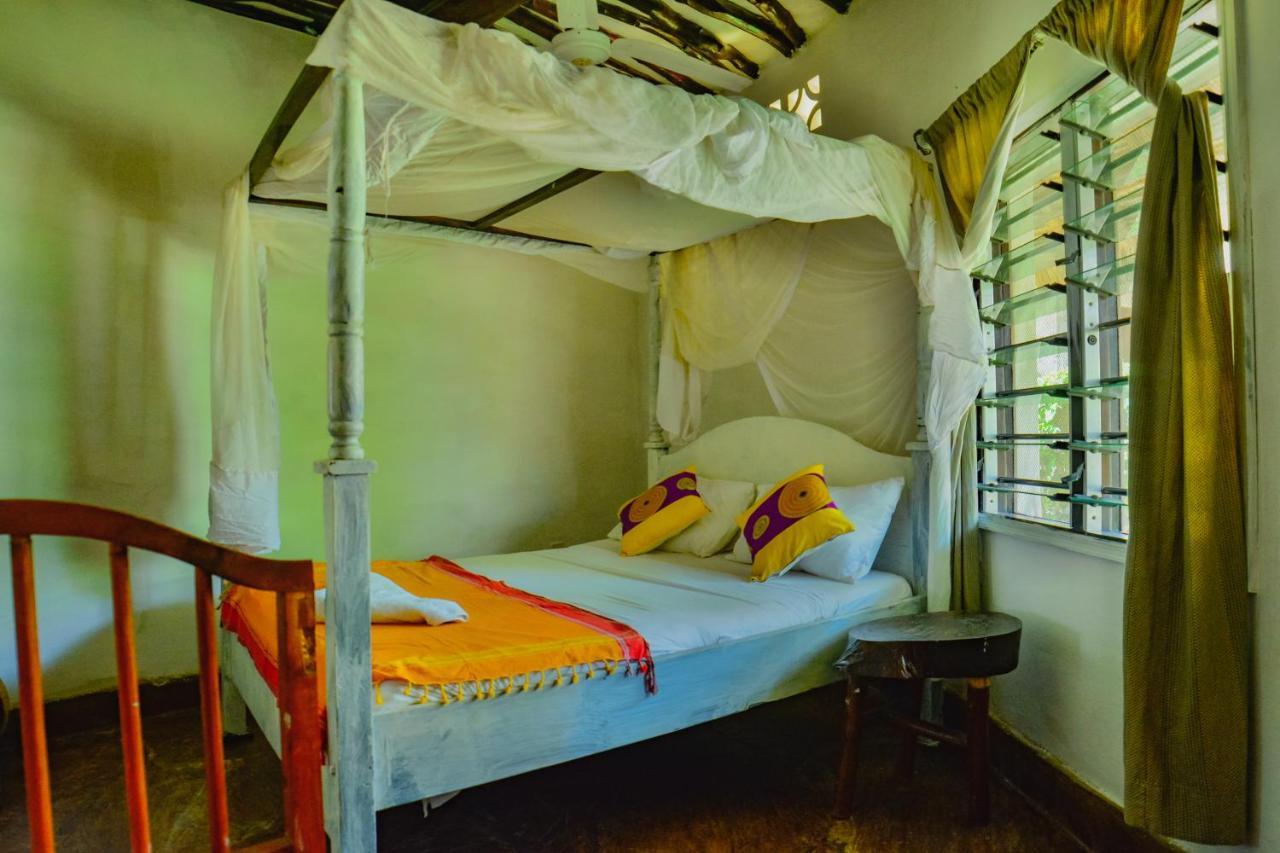 Upani In Diani Panzió Diani Beach Kültér fotó