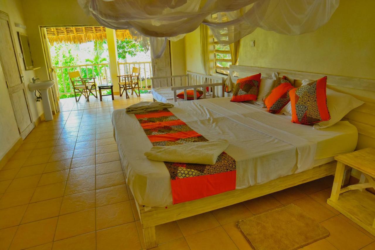 Upani In Diani Panzió Diani Beach Kültér fotó