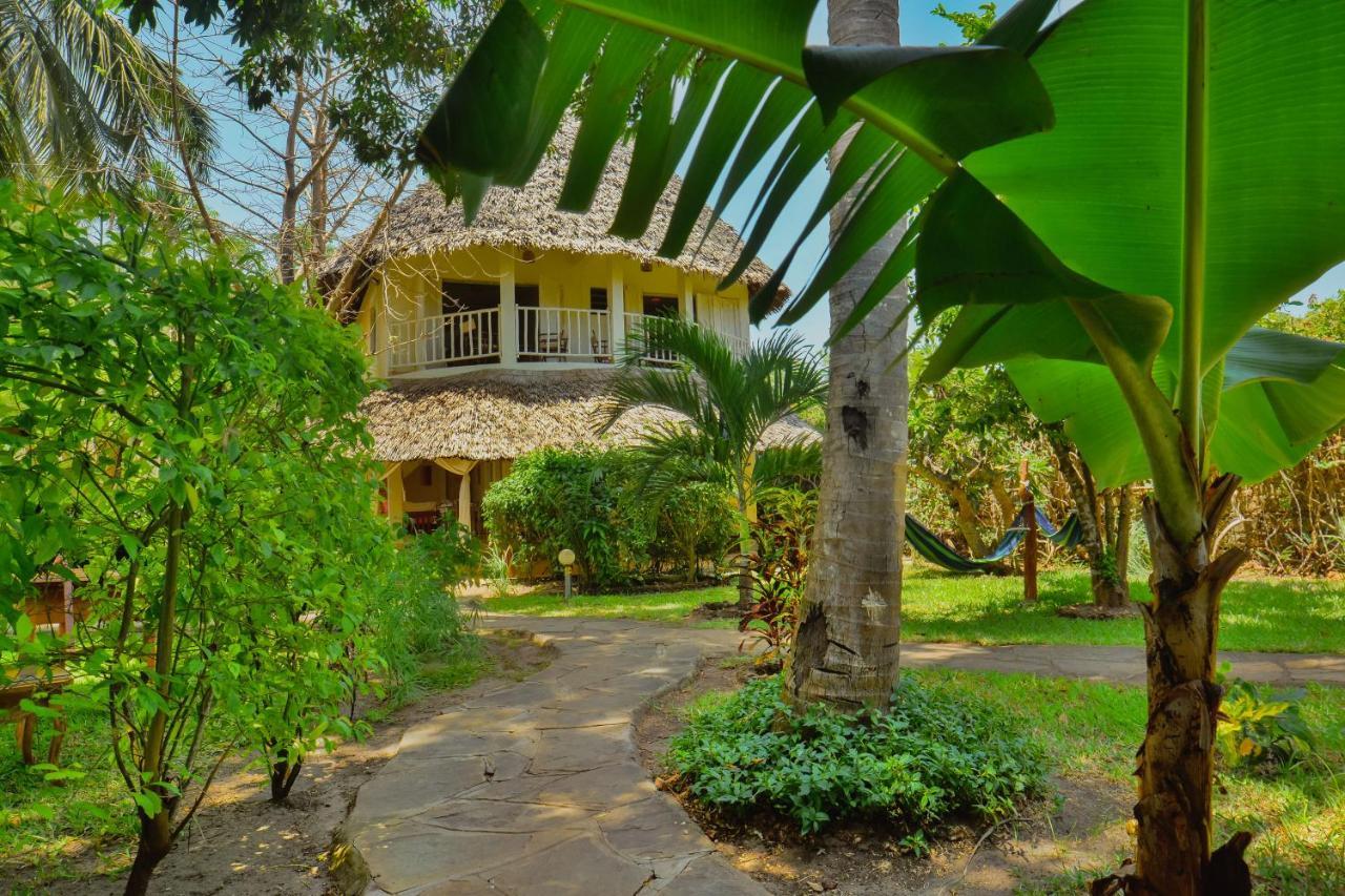 Upani In Diani Panzió Diani Beach Kültér fotó