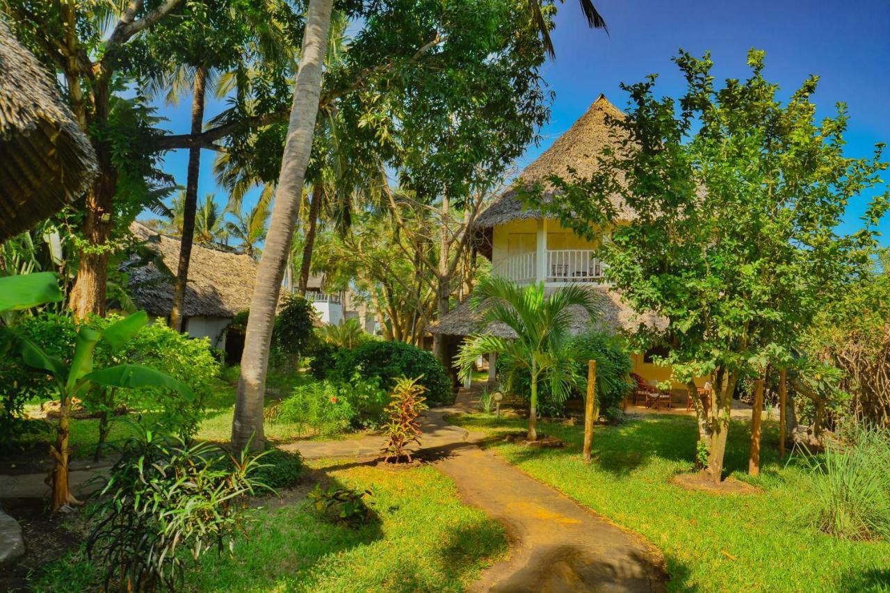 Upani In Diani Panzió Diani Beach Kültér fotó