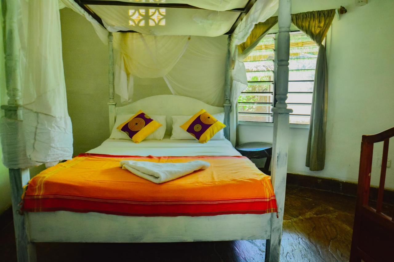 Upani In Diani Panzió Diani Beach Kültér fotó