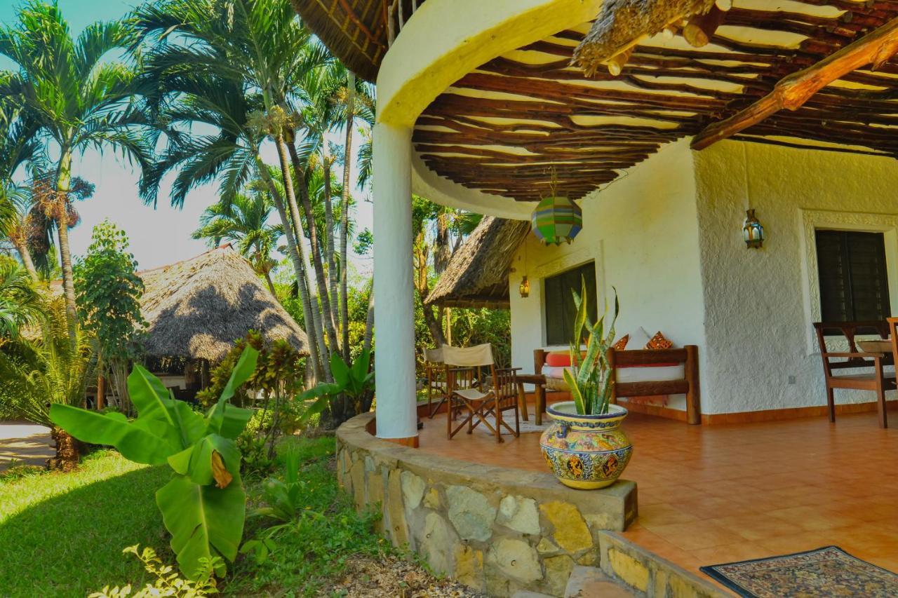Upani In Diani Panzió Diani Beach Kültér fotó