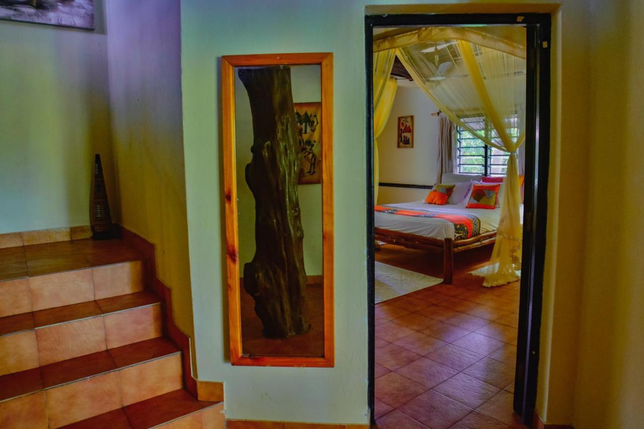 Upani In Diani Panzió Diani Beach Kültér fotó